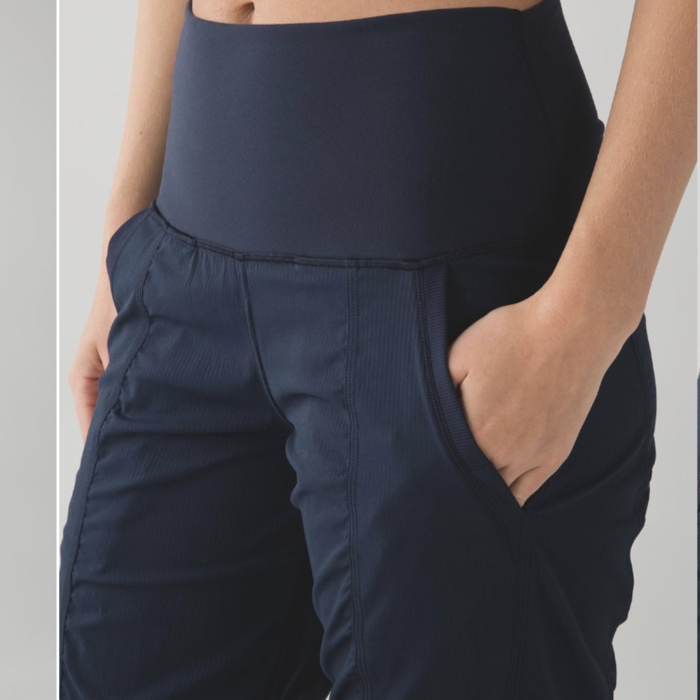 Lululemon In Flux Crop Inkwell